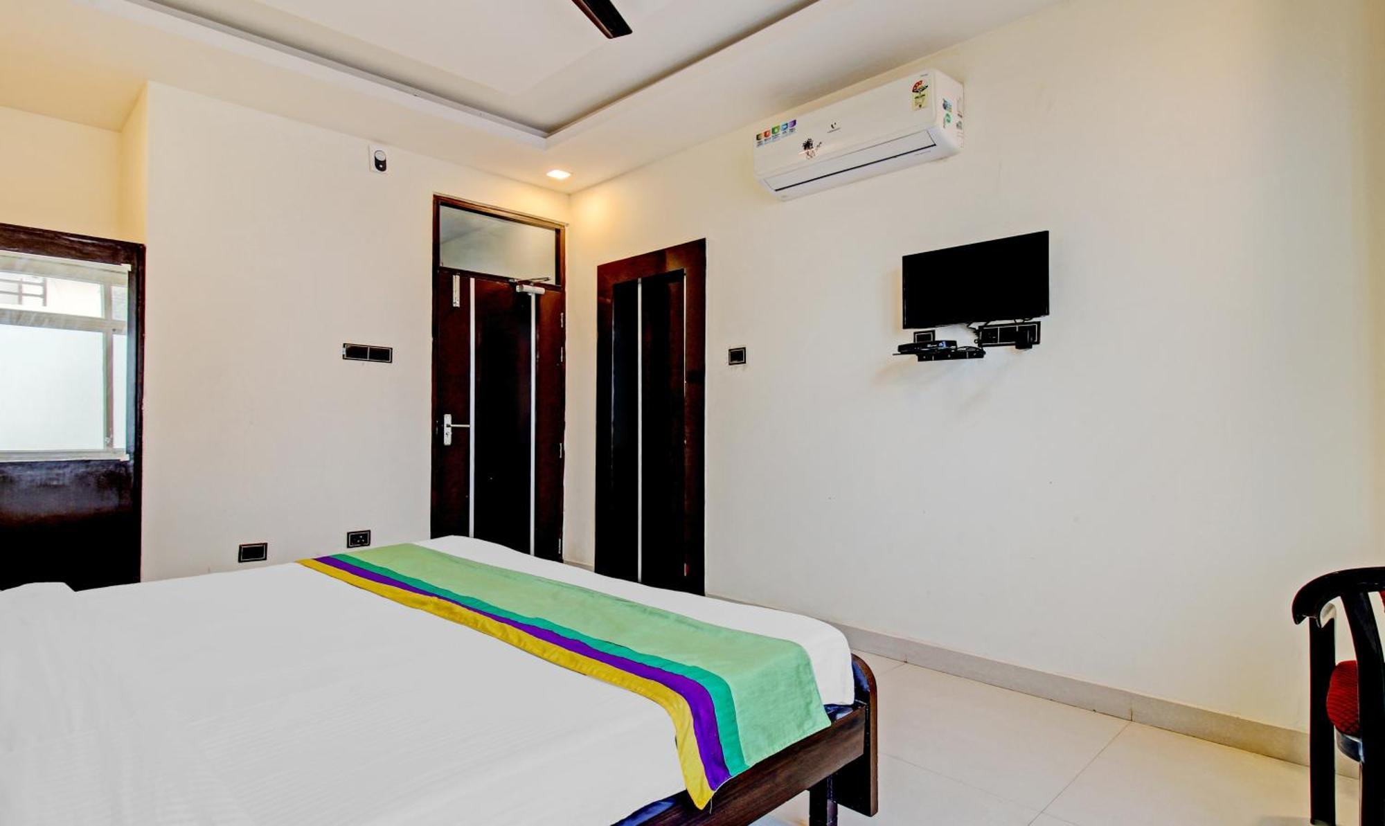 Treebo Silver Grand New Agreement Lucknow Buitenkant foto