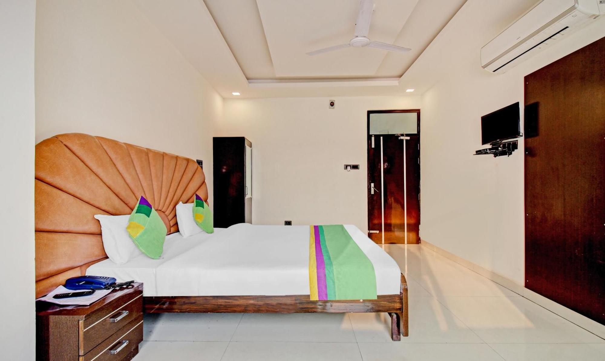 Treebo Silver Grand New Agreement Lucknow Buitenkant foto