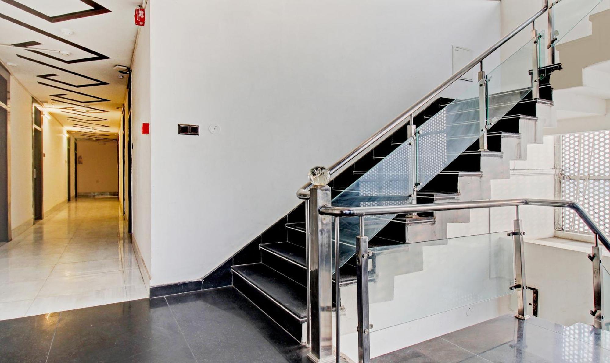 Treebo Silver Grand New Agreement Lucknow Buitenkant foto