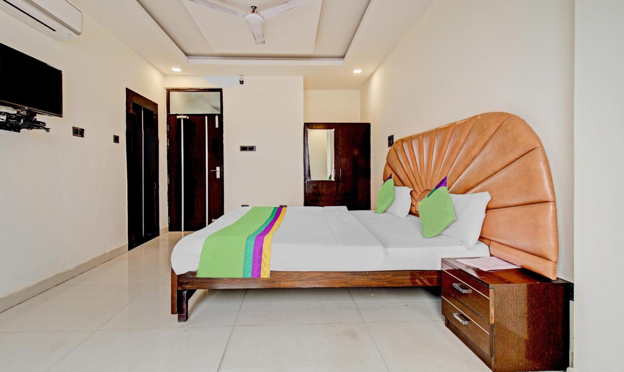 Treebo Silver Grand New Agreement Lucknow Buitenkant foto