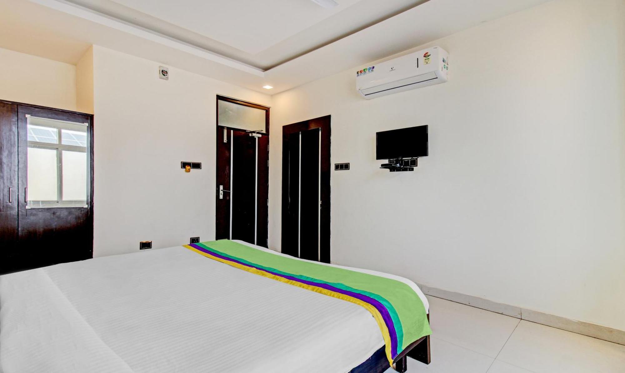Treebo Silver Grand New Agreement Lucknow Buitenkant foto