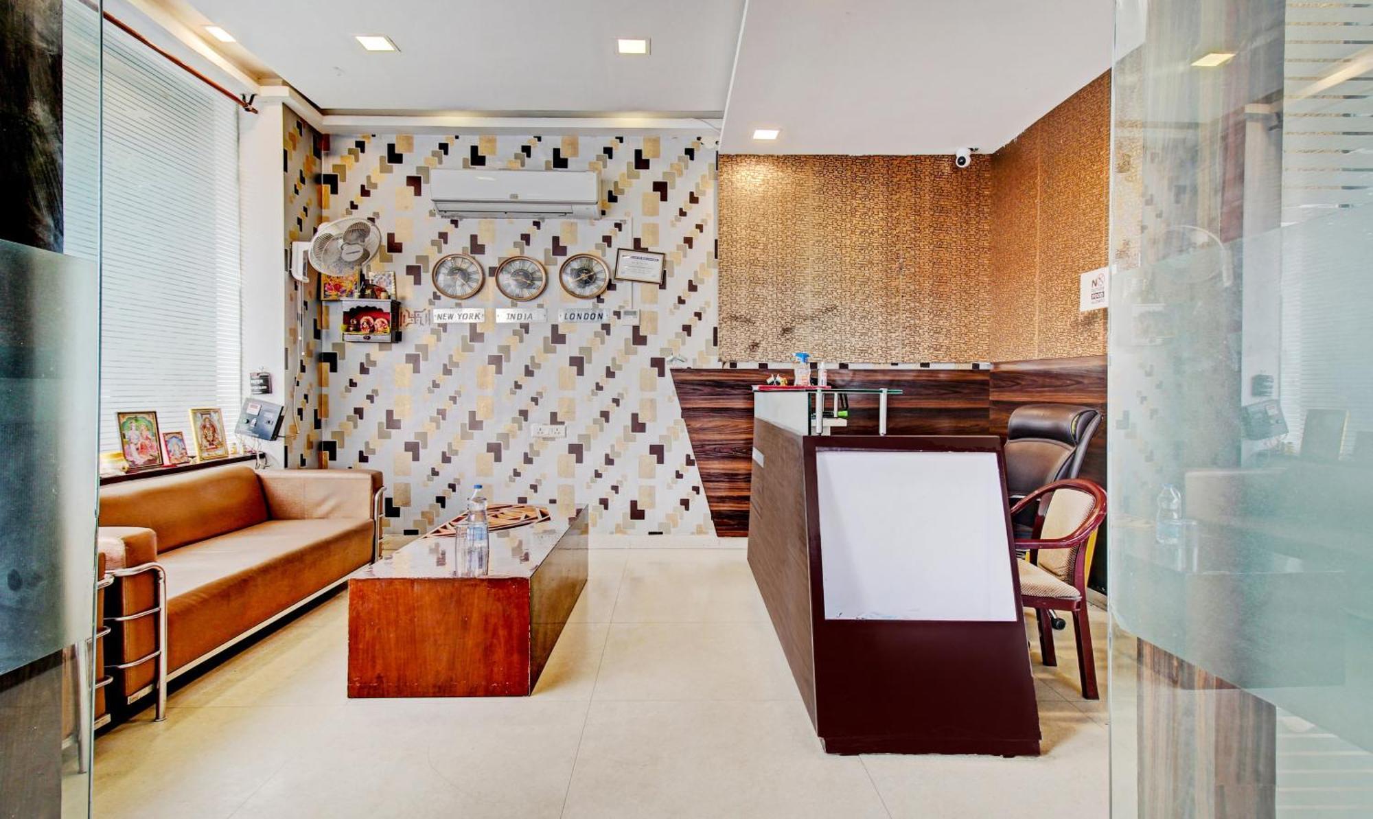Treebo Silver Grand New Agreement Lucknow Buitenkant foto